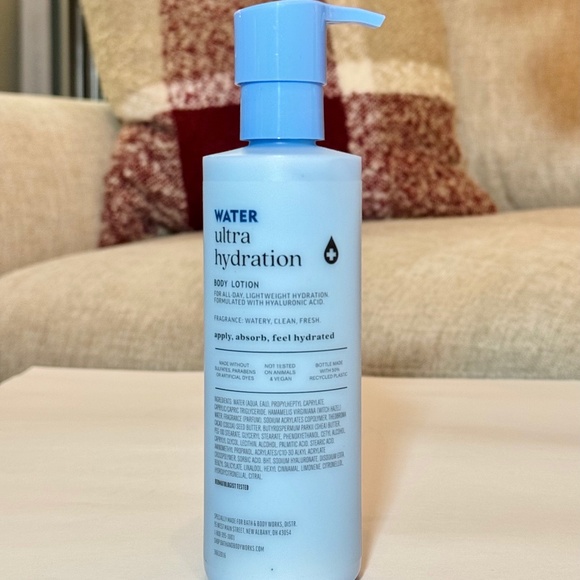 WATER Body Lotion - Picture 2 of 3